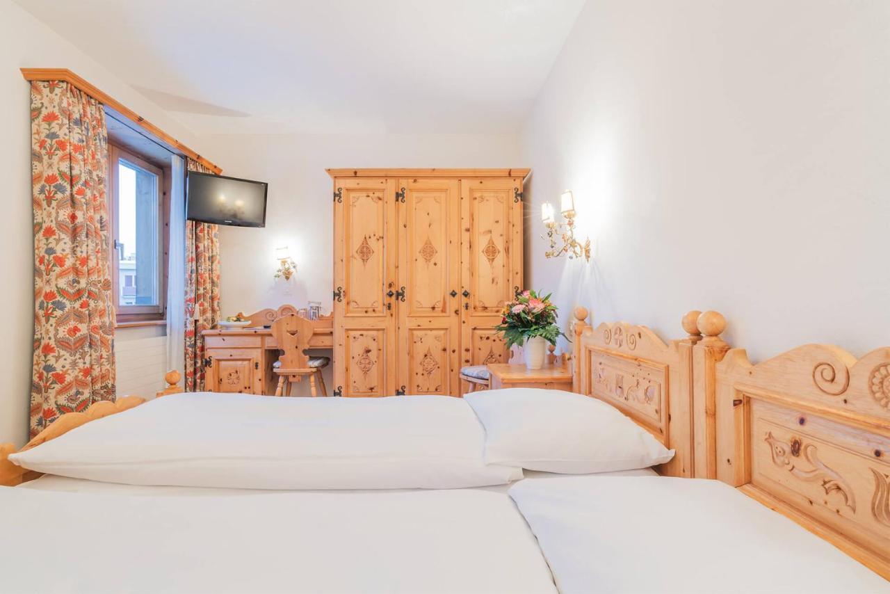 Hotel Corvatsch - Web Check-In Санкт-Мориц Экстерьер фото