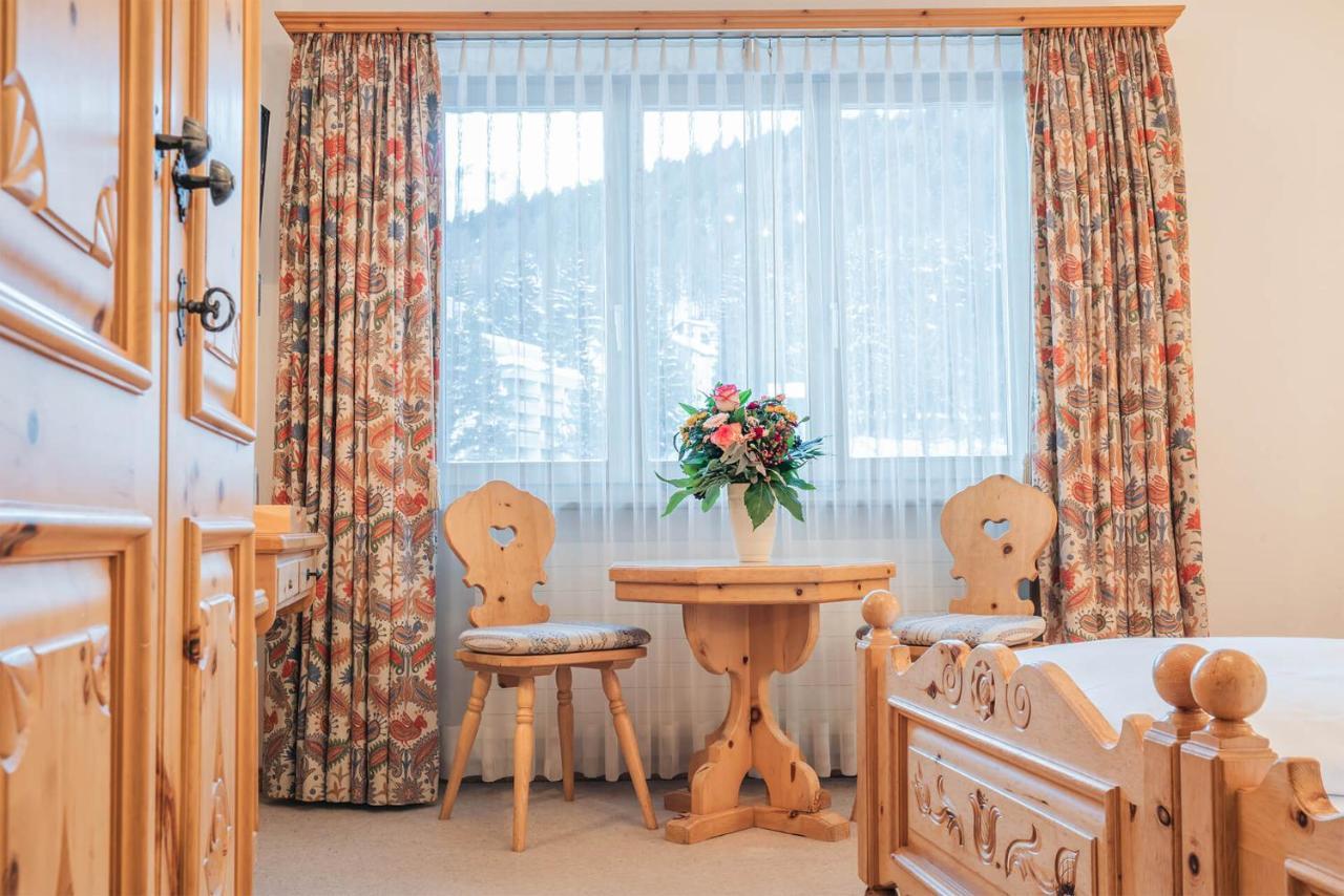 Hotel Corvatsch - Web Check-In Санкт-Мориц Экстерьер фото