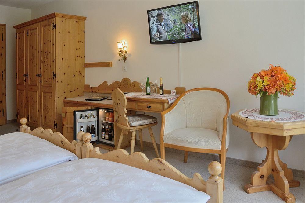 Hotel Corvatsch - Web Check-In Санкт-Мориц Экстерьер фото